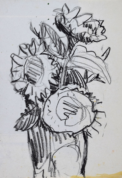 Konrad Sommer:  Sonnenblumen in einer Vase , um 1973, Kohle auf Papier, 22,3 x 15,4 cm