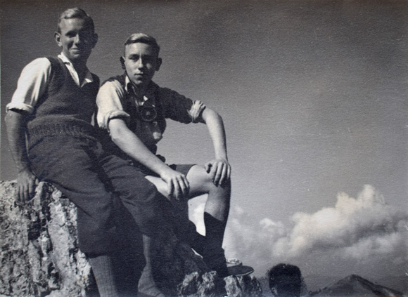 Konrad Sommers mit einenem Freund, Schwarz-Weiß-Fotografie, um 1932 