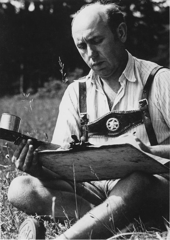 Konrad Sommer aquarellierend, Schwarz-Weiß-Fotografie, um 1975